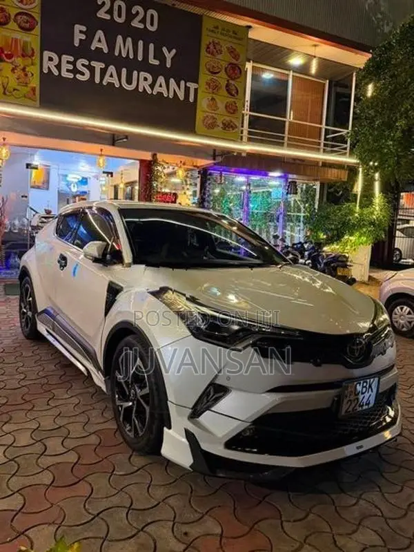 Toyota CHR NGX 10 2018