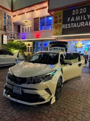 Toyota CHR NGX 10 2018
