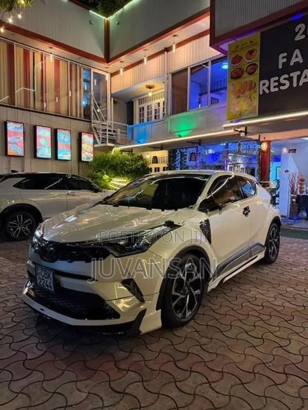 Toyota CHR NGX 10 2018