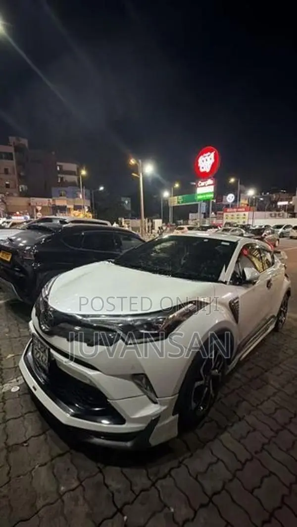 Toyota CHR NGX 10 2018