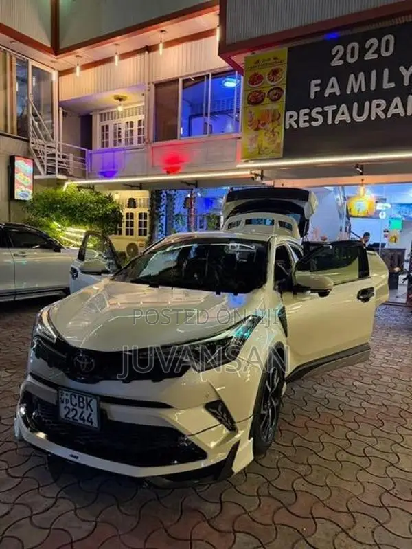 Toyota CHR NGX 10 2018