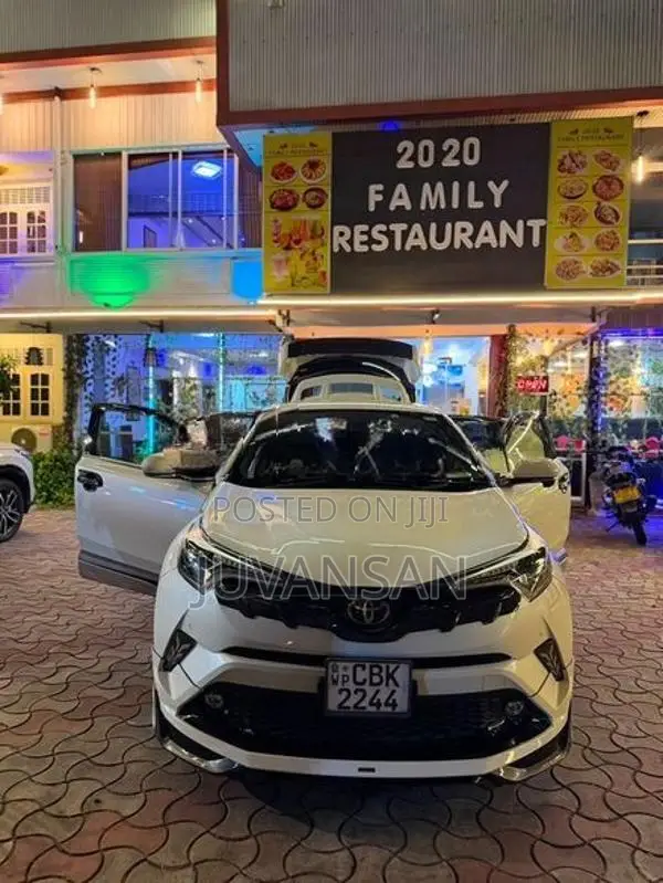 Toyota CHR NGX 10 2018