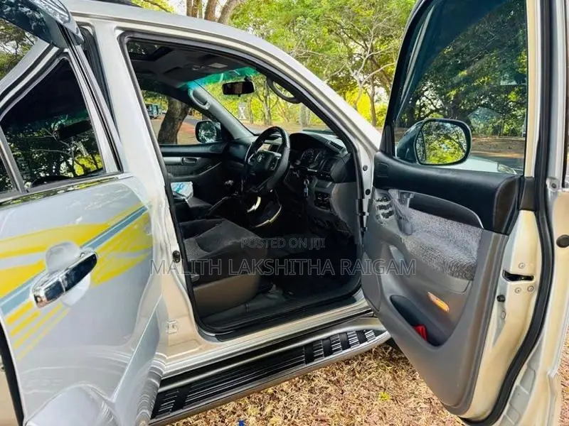 Toyota Land Cruiser Prado 120 2006