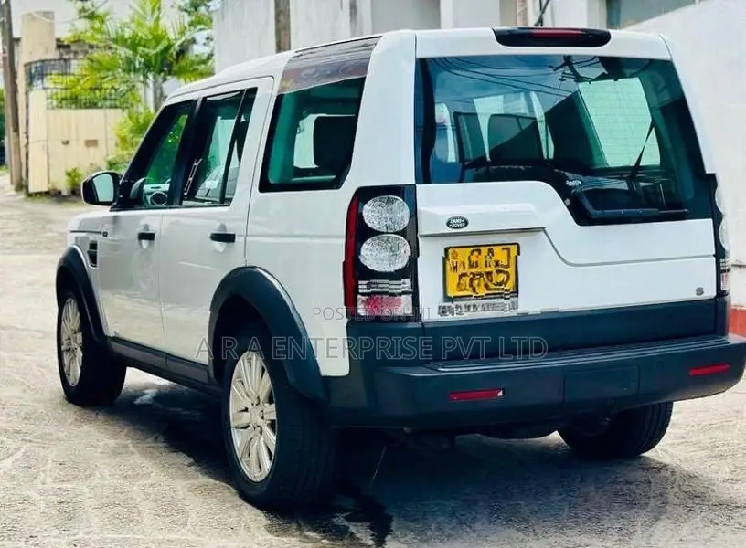 Land Rover Discovery 4 S 1ST Owner LOW KM 2015