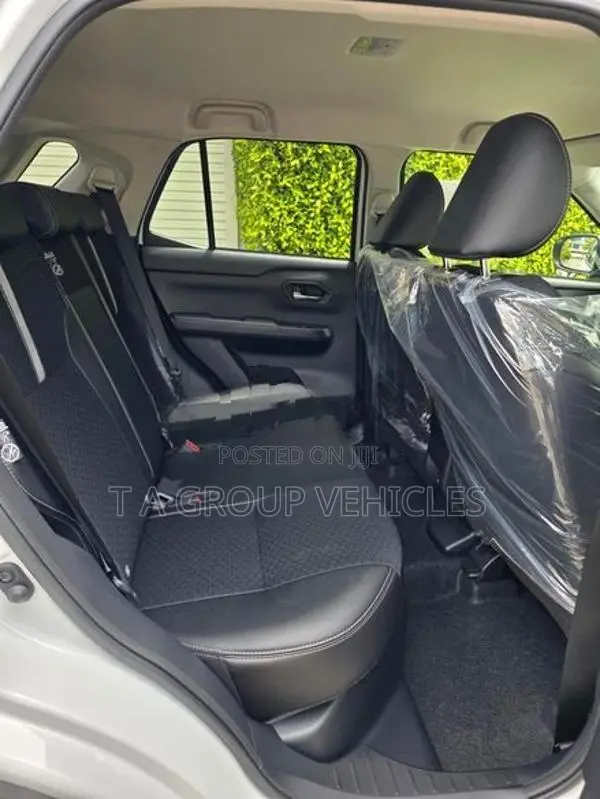 Daihatsu Rocky G-Premium BSM 2026
