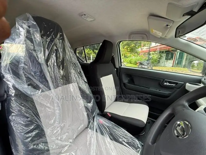 Daihatsu Mira G Grade 2026