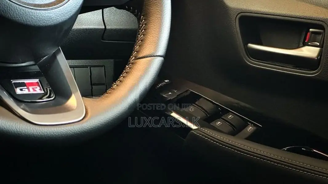 Toyota Yaris Ativ GR Sport 1.5 HEV 2025