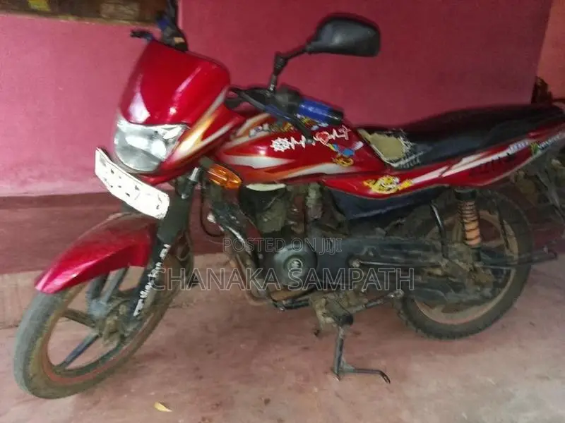Bajaj Platina 100 2015
