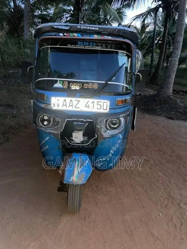 Bajaj RE 2015