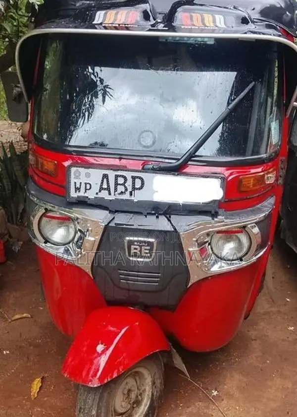 Bajaj RE 2016
