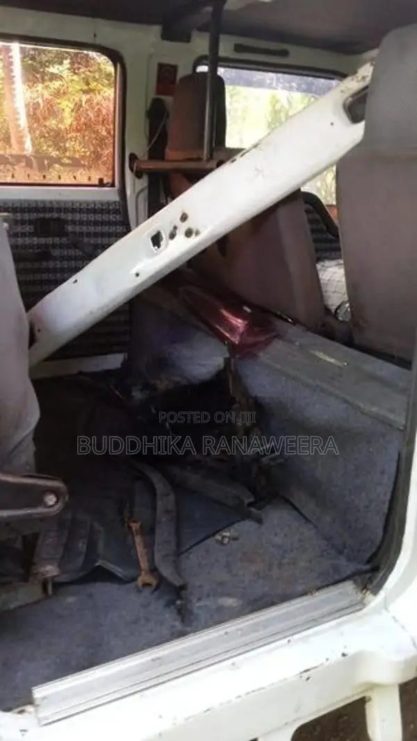 Mazda Tittan 1997 Cabin