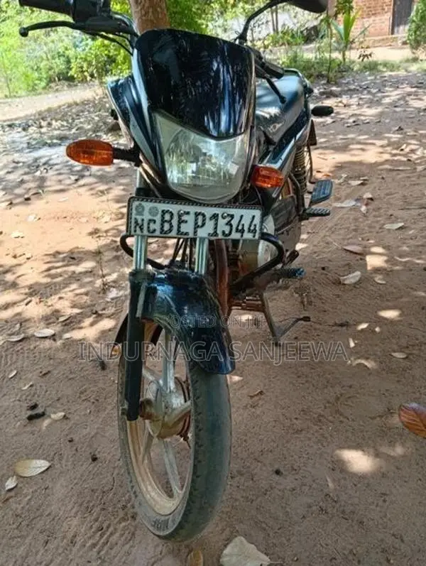 Bajaj Platina 100 2017