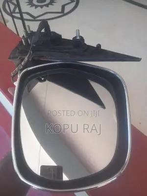 Toyota KDH 2022 Mirror