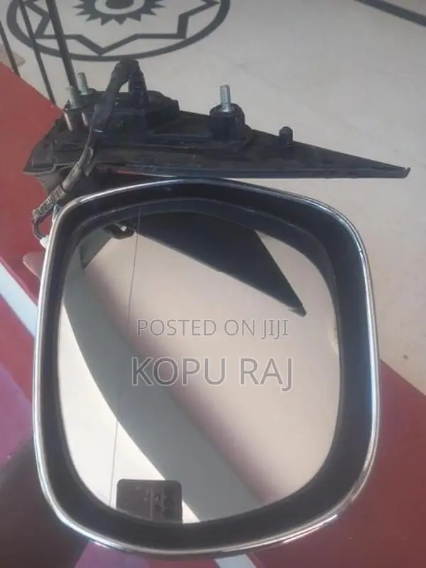Toyota KDH 2022 Mirror