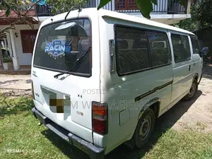 Nissan Caravan TD27 1993