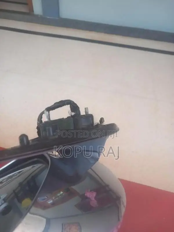 Toyota KDH 2022 Mirror