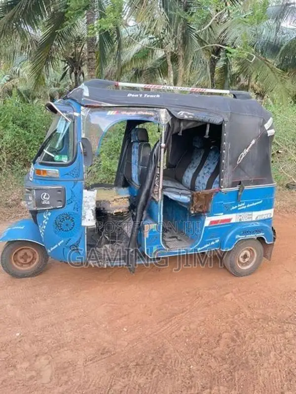 Bajaj RE 2015