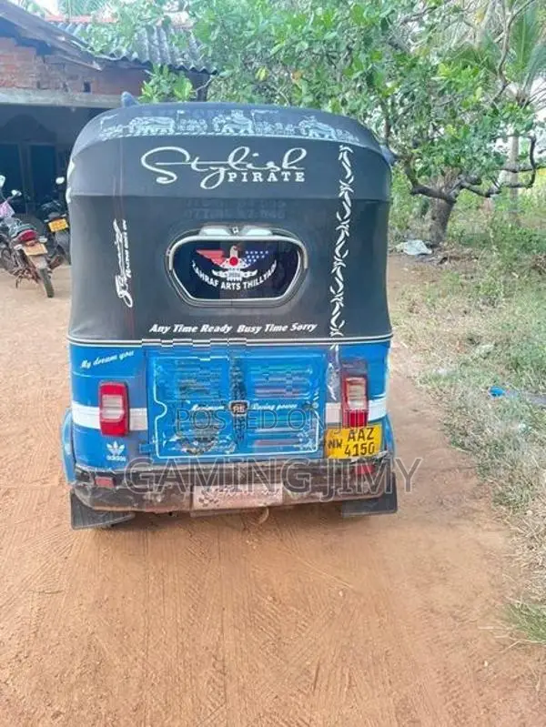 Bajaj RE 2015
