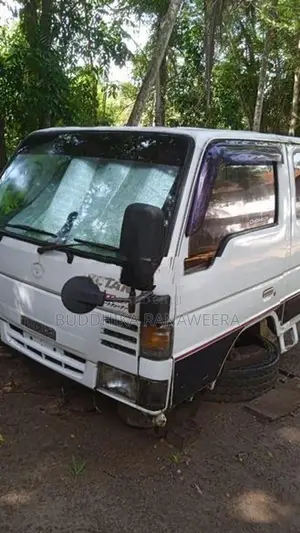 Mazda Tittan 1997 Cabin