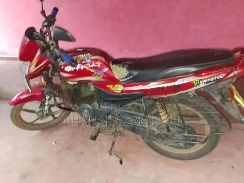 Bajaj Platina 100 2015