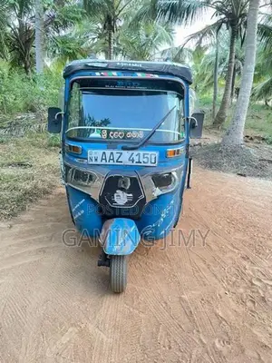 Bajaj RE 2015