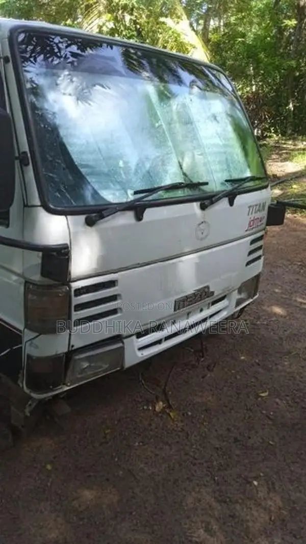 Mazda Tittan 1997 Cabin
