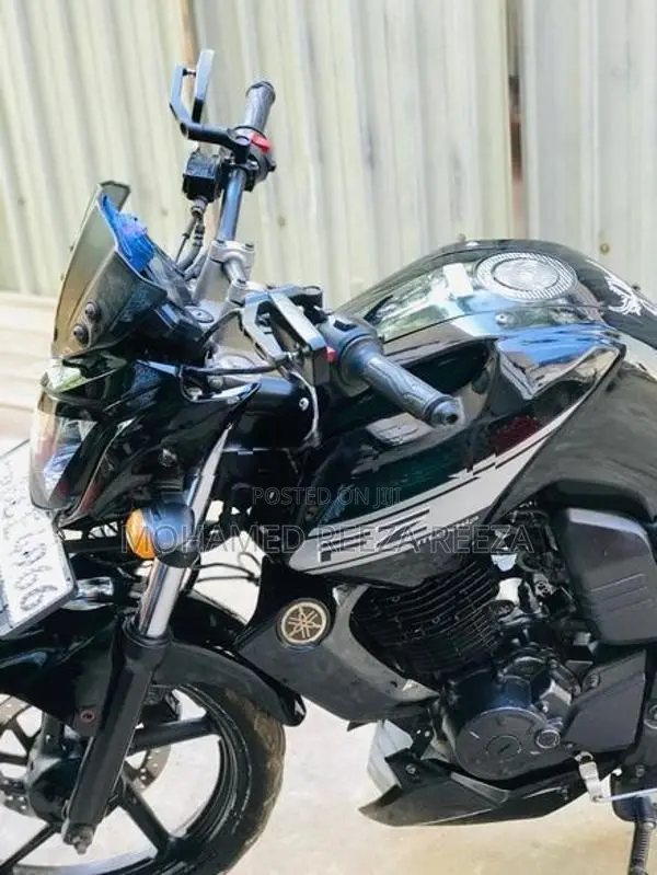 Yamaha FZS V1 2015