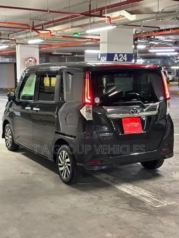 Toyota Roomy Custom G 2023