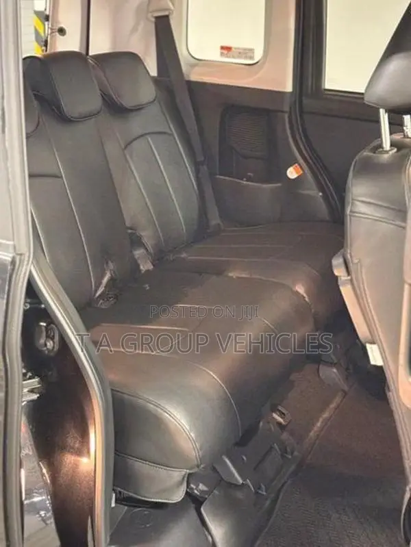 Toyota Roomy Custom G 2023