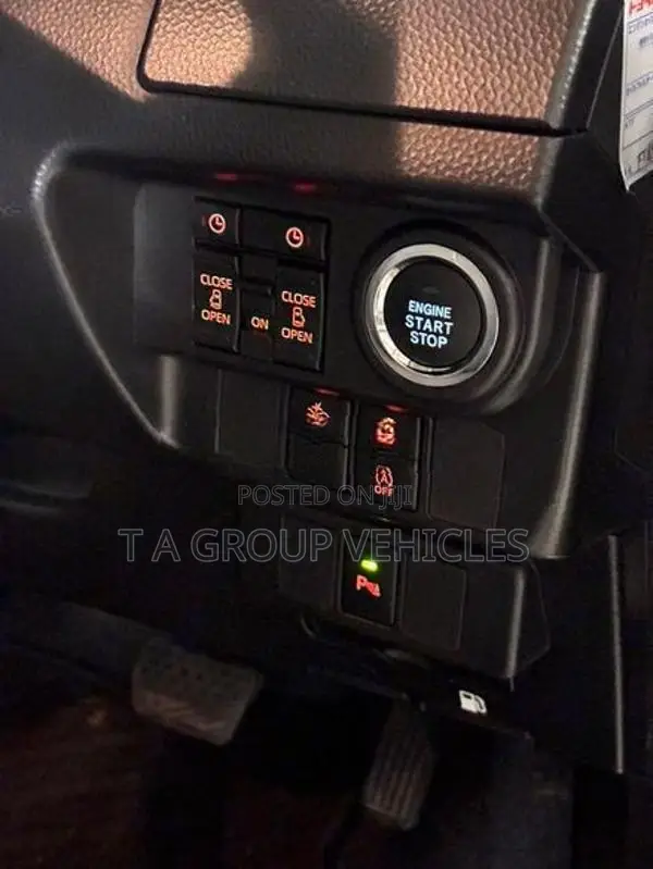 Toyota Roomy Custom G 2023