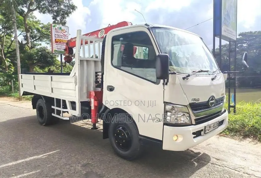 Toyota Hino Boom truck 2016
