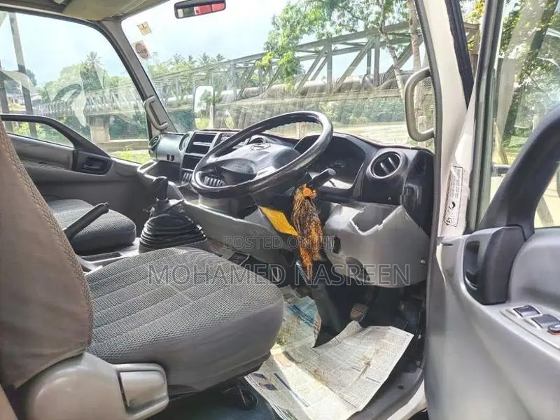 Toyota Hino Boom truck 2016
