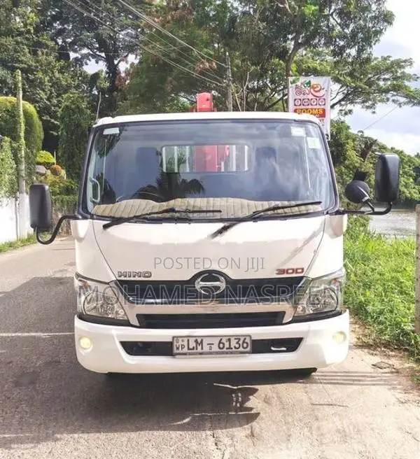 Toyota Hino Boom truck 2016