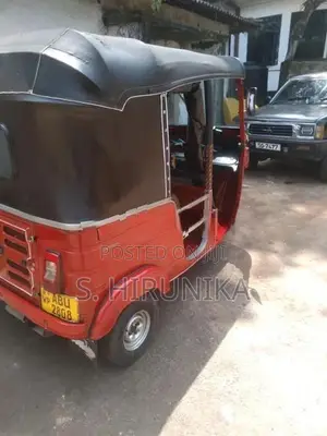 Bajaj RE 2019