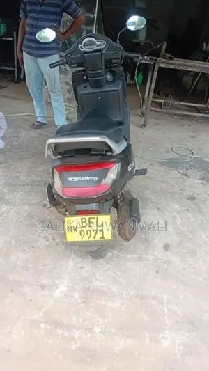 Mahindra Gusto 2017