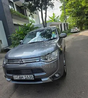Mitsubishi Outlander 2015