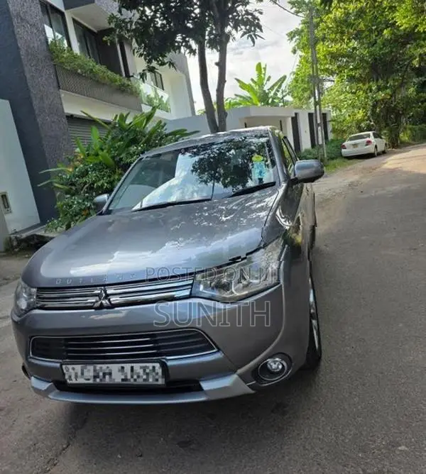 Mitsubishi Outlander 2015