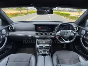 Mercedes Benz E350 Premium Plus 2017