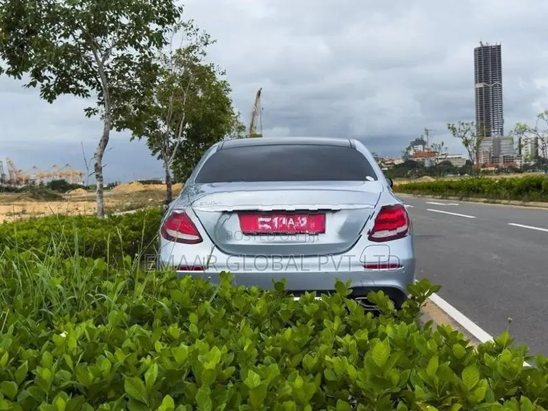 Mercedes Benz E350 Premium Plus 2017