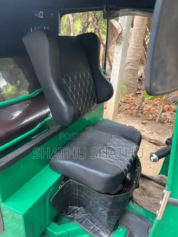 Bajaj RE 2 Stroke 2005