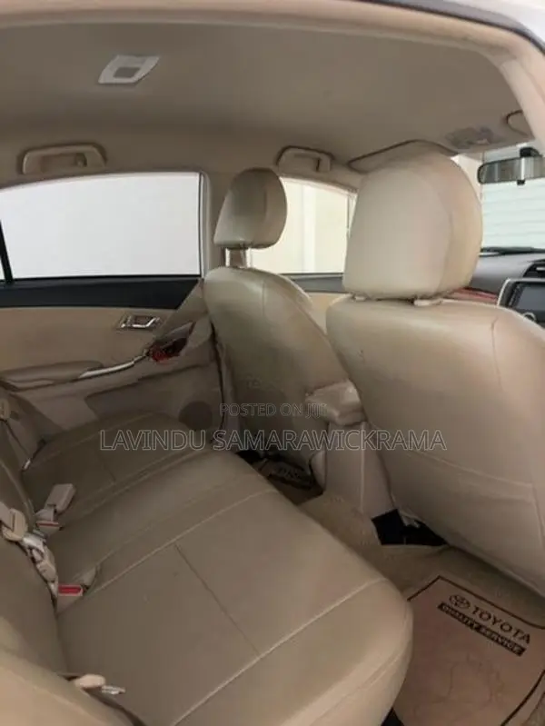 Toyota Premio 2013