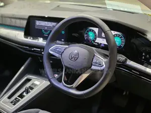 Volkswagen Golf eTsi Active 2023