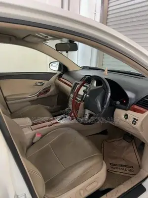 Toyota Premio 2013