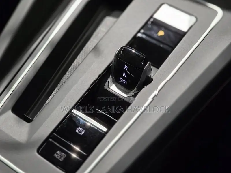 Volkswagen Golf eTsi Active 2023