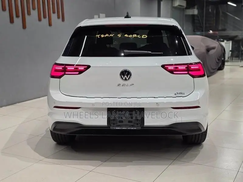 Volkswagen Golf eTsi Active 2023