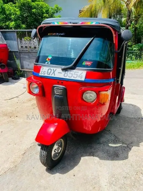 Bajaj RE 175 2010