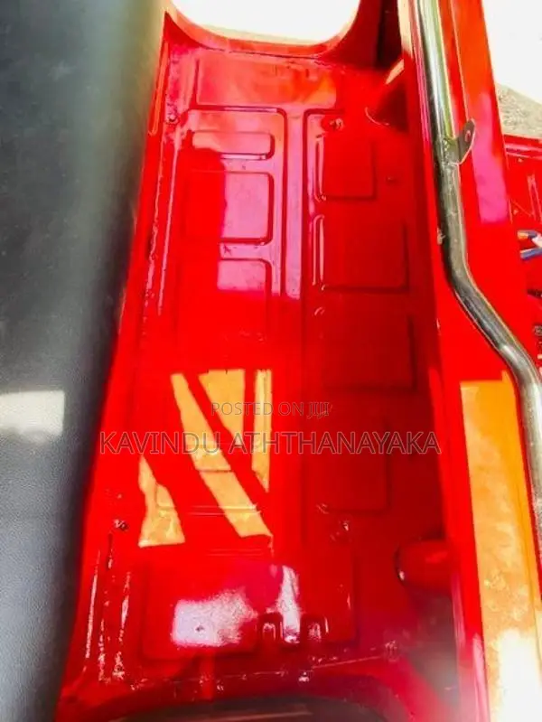 Bajaj RE 175 2010
