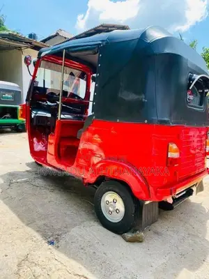 Bajaj RE 175 2010