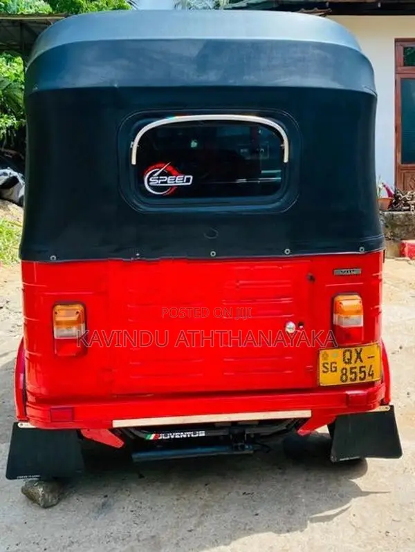 Bajaj RE 175 2010