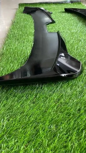 Toyota Raize Spoiler Piano Black
